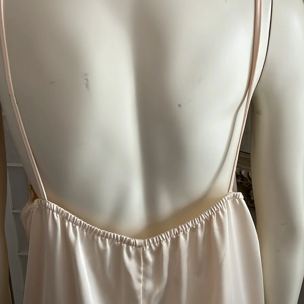 Natori Light pinky/Peach Nightgown Sz M - Picture 4 of 6